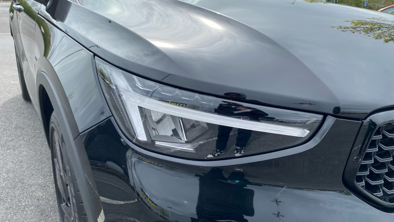 Volvo XC40 2.0 B4P Plus Black Edition 5dr Auto Petrol Estate